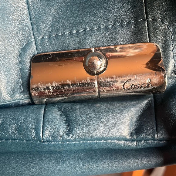 Coach Crossbody Med. Blue Leather Bag. Good condition. Message any questions - Picture 5 of 10